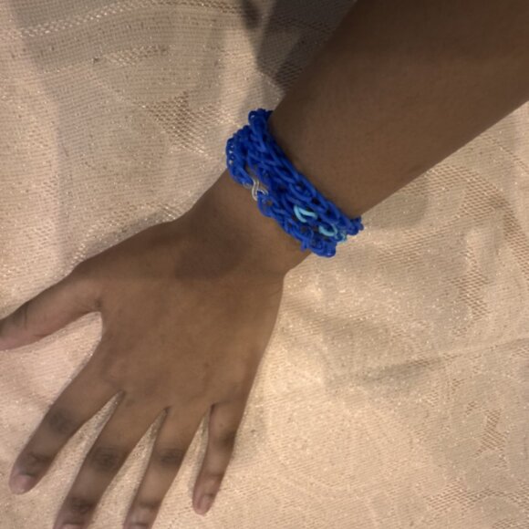 Loom bracelets - Picture 1 of 1